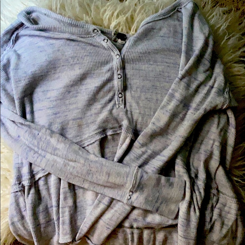 Cute long sleeve shirt with buttons